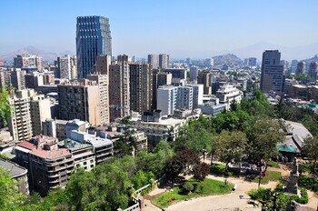 В столице Чили вводят «локдаун выходного дня»