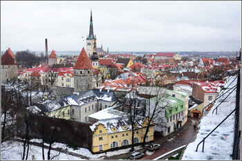 Эстония на три недели закрывает рестораны, театры и музеи