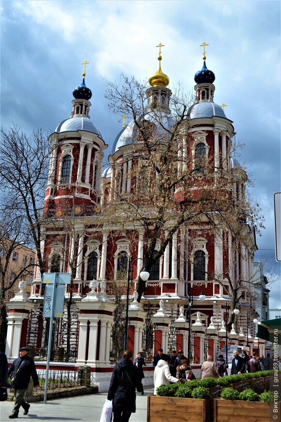Православный храм в честь папы Римского, чьи мощи стали первой святыней на Руси