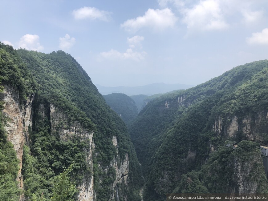Путешествие по Китаю: Гранд-каньон Чжанцзяцзе, Стеклянный Мост и Озеро Баофэн