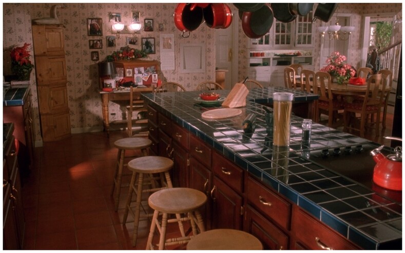 В Сеть попали снимки дома Кевина из легендарного фильма «Один дома»: фото о том, как изменилось здание спустя 30 лет