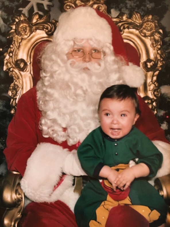 15 провальных фото с Санта-Клаусом: родители не ожидали такой реакции от детей