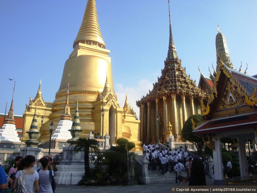 Храм Изумрудного Будды в центре Бангкока — главная святыня Таиланда