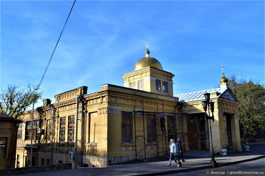 Покровский храм Железноводска, переделанный из Новых минеральных ванн