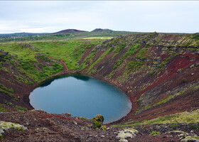 Озеро Керид почти идеально круглое, образовалось в результате вулканической активности почти 3 тысячи лет назад. Озеро достаточно глубокое - 55 метров.