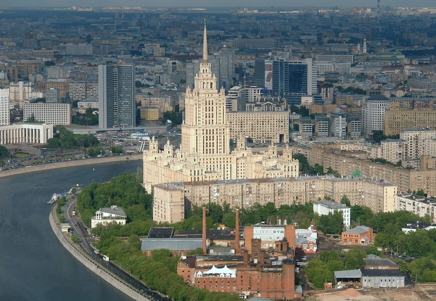 Здание гостиницы «Украина» в Москве
