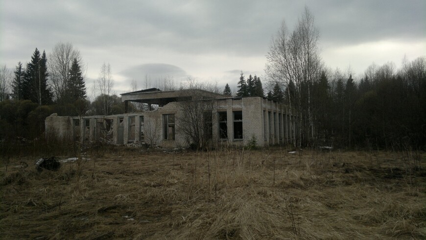 Печальная красота заброшенных усадеб Новгородской области