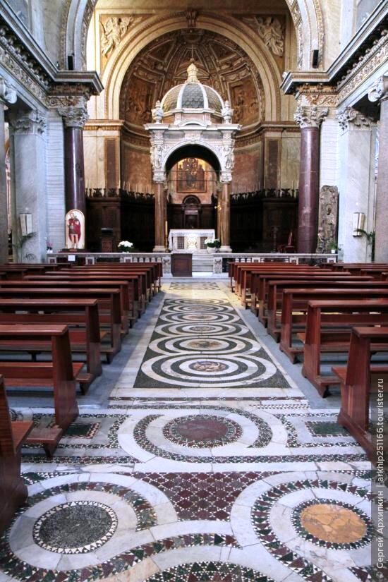Средневековая базилика Сан-Кризогоно на Трастевере в Риме
