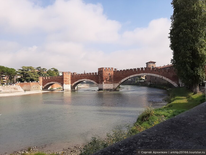 Средневековый мост Скалигеров в Вероне