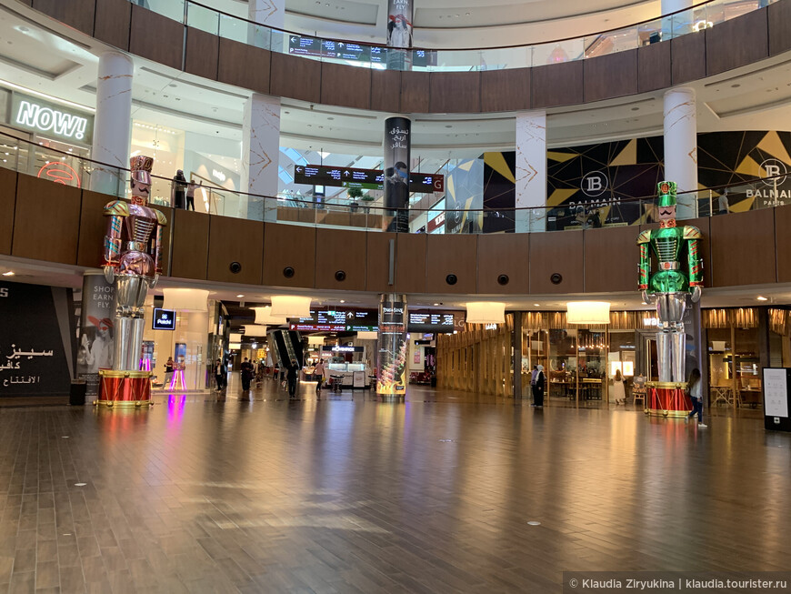 Один из самых крупных торгово - развлекательных центров мира — новогодняя сказка!