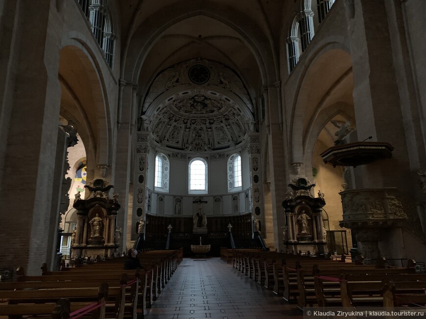 Роскошнейший романский собор — старейший в Германии