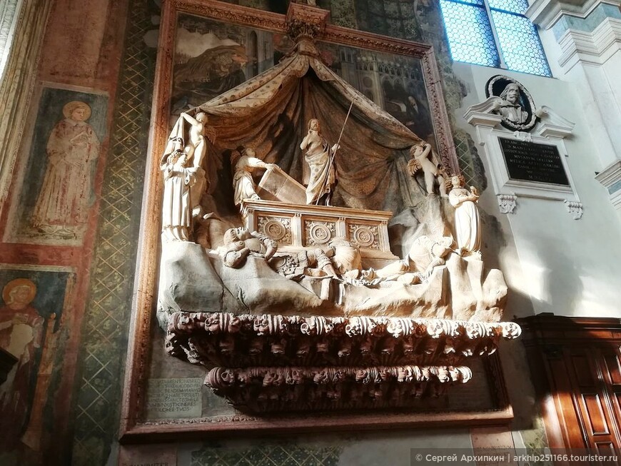 Средневековый собор Сан-Фермо в Вероне — две церкви с  великолепными фресками
