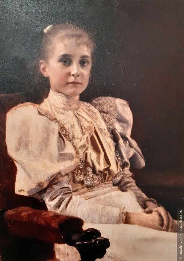 Густав Климт Сидящая девочка, 1894 г.