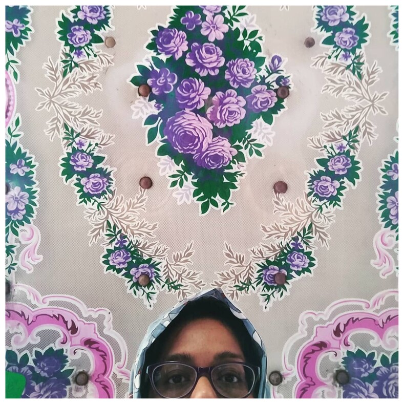 «Потолок, который вы могли вытащить из сундука своей бабушки»: девушка фотографирует салоны индийских такси, и это отдельный вид искусства