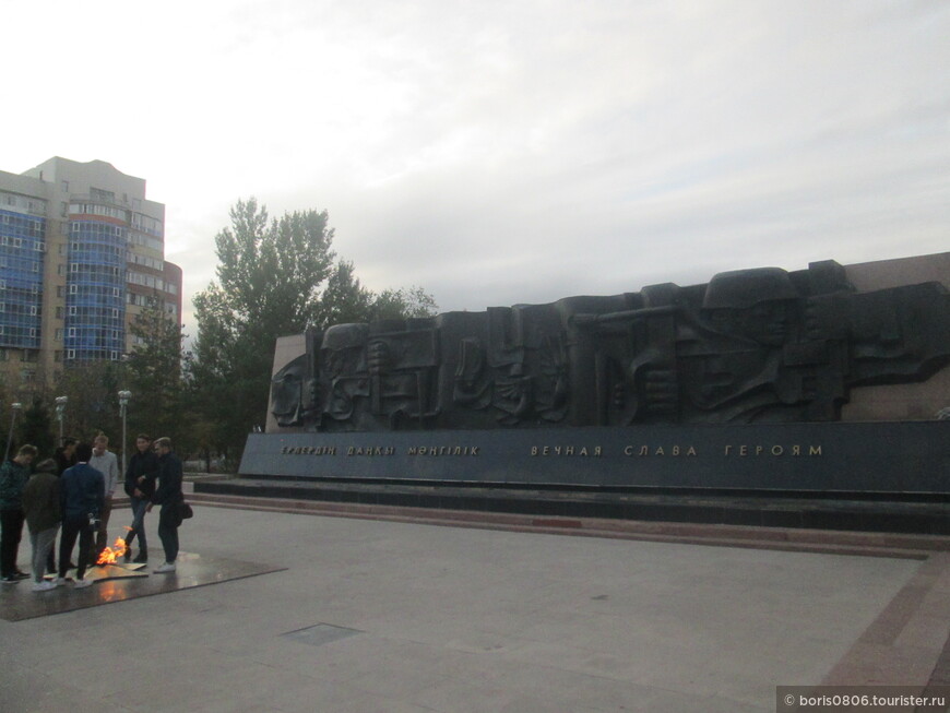 Сквер Победы рядом с краеведческим музеем