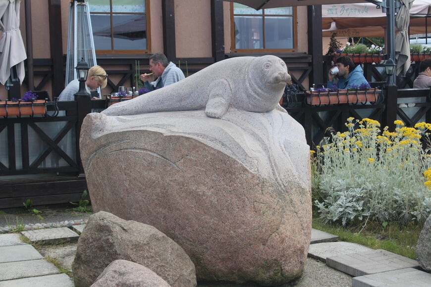 Памятник балтийскому тюленю