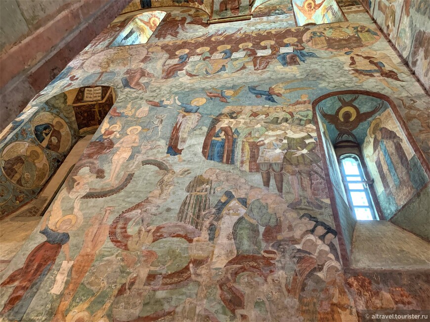 Фото 3. Фреска Страшного суда на западной стене Софийского собора