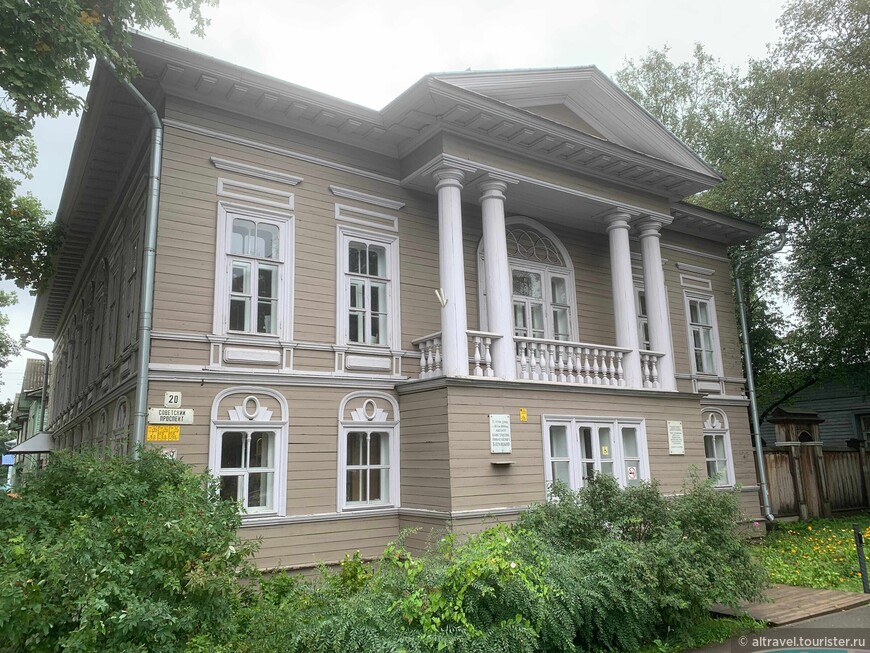 Фото 27. Дом Соковикова, 1830-е годы. Здесь в 1833-1844 гг. жил поэт К.Батюшков.