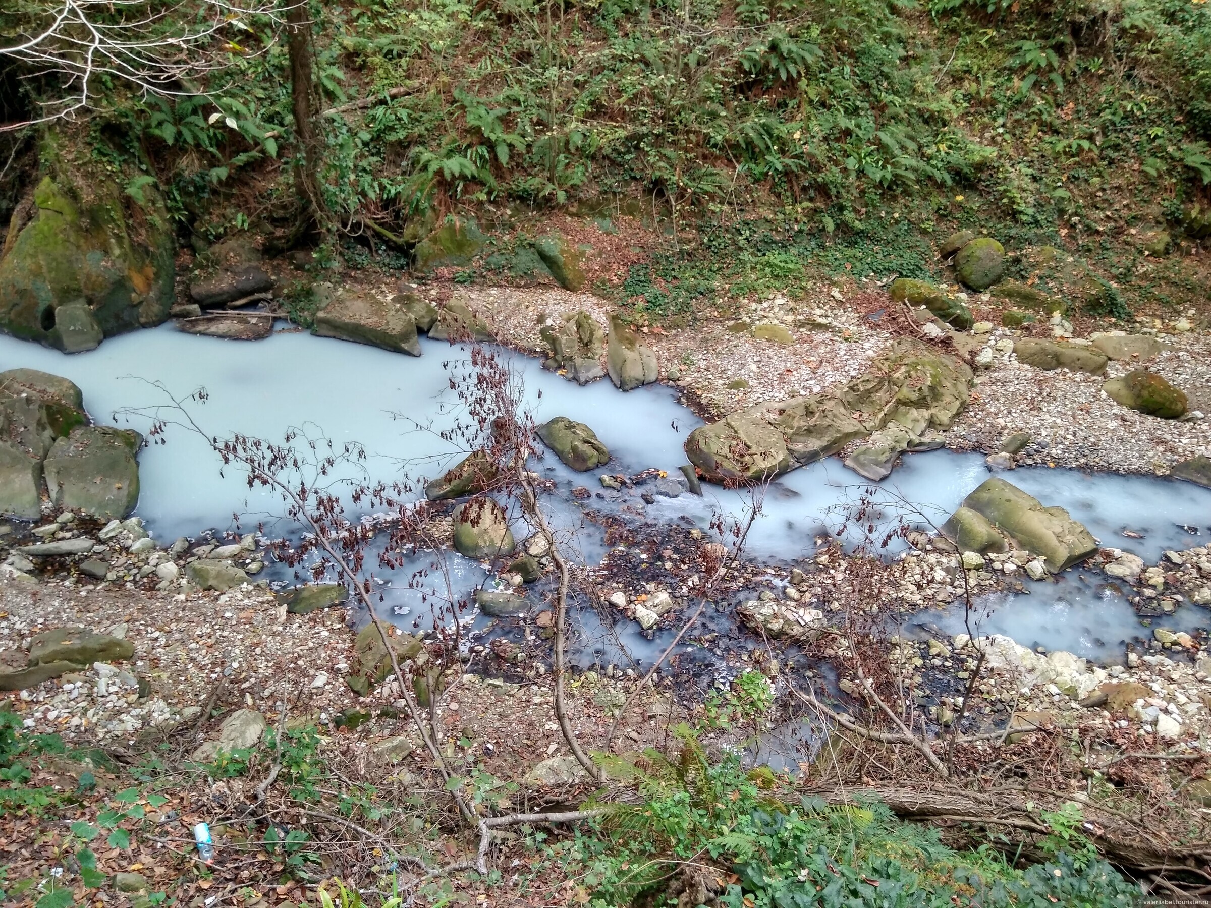 Агурские сероводородные источники. Агурские водопады сероводородный источник. Сочи Агурский источник сероводородный. Агурские сероводородные источники фото.