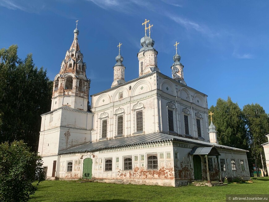 Фото 2. Спасо-Преображенский собор (1689-1696 гг.) Спасского монастыря