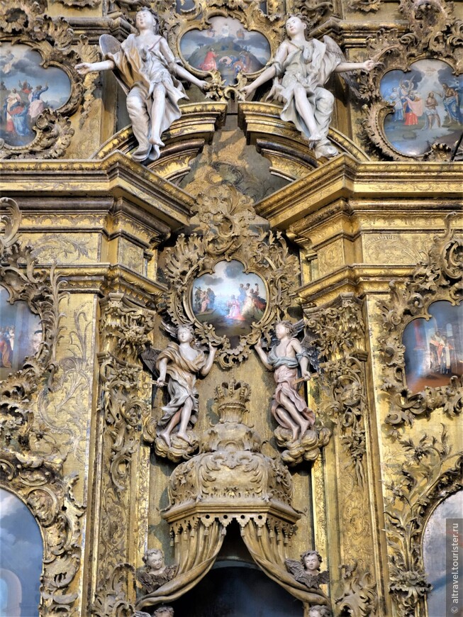 Фото 29. Фрагмент иконостаса с ангелами