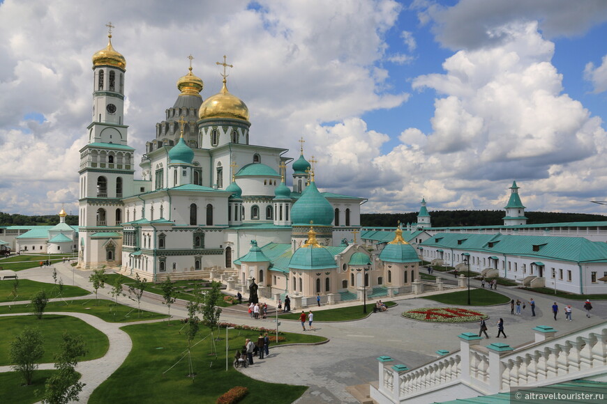 Фото 5. Новый Иерусалим в Истре под Москвой. Монастырь был основан под руководством Никона в 1658 г. как новый центр мирового православия. Там же место захоронения Никона.