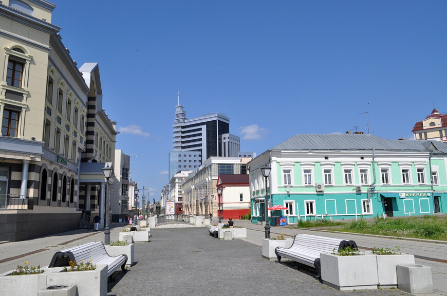 Петербургская улица в Казани