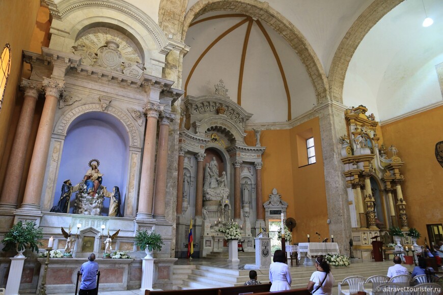 Фото 36. Интерьер церкви Santo Domingo