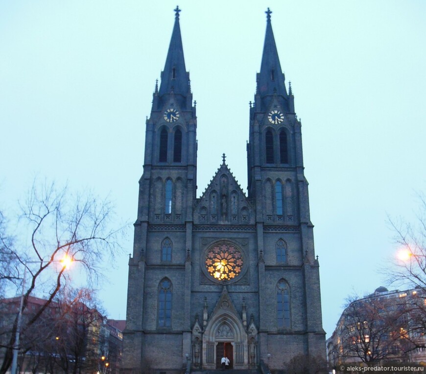 Величественный храм в Праге