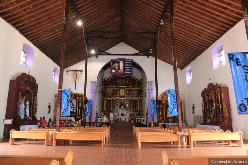 Фото 16. Церковь Сан Фелипе - интерьер