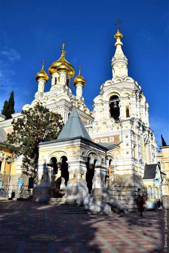 Красивый собор Святого Александра Невского