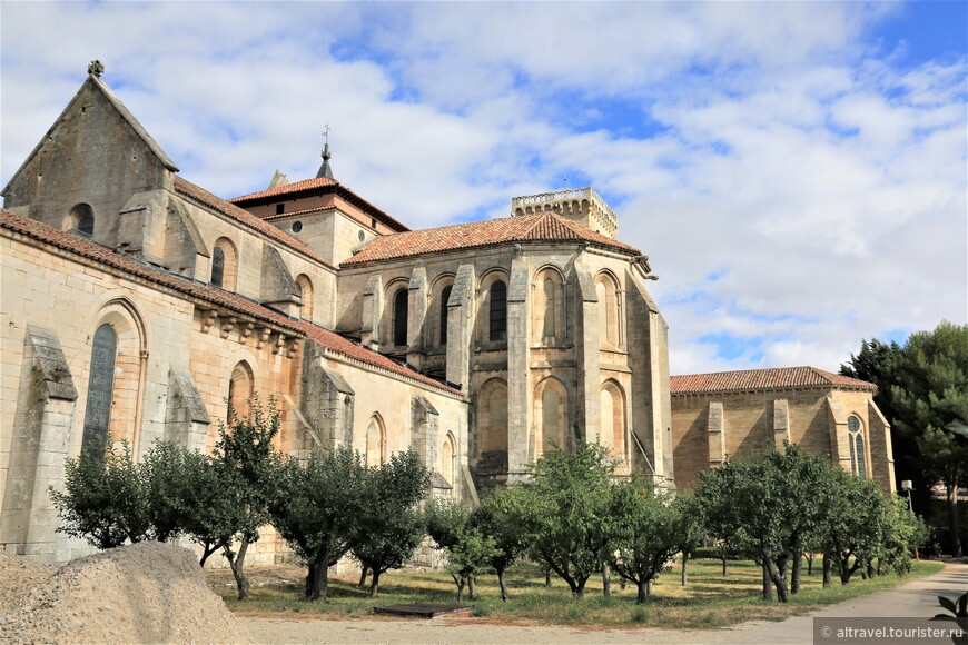 Фото 23-23а. Монастырь Лас-Уэльгас