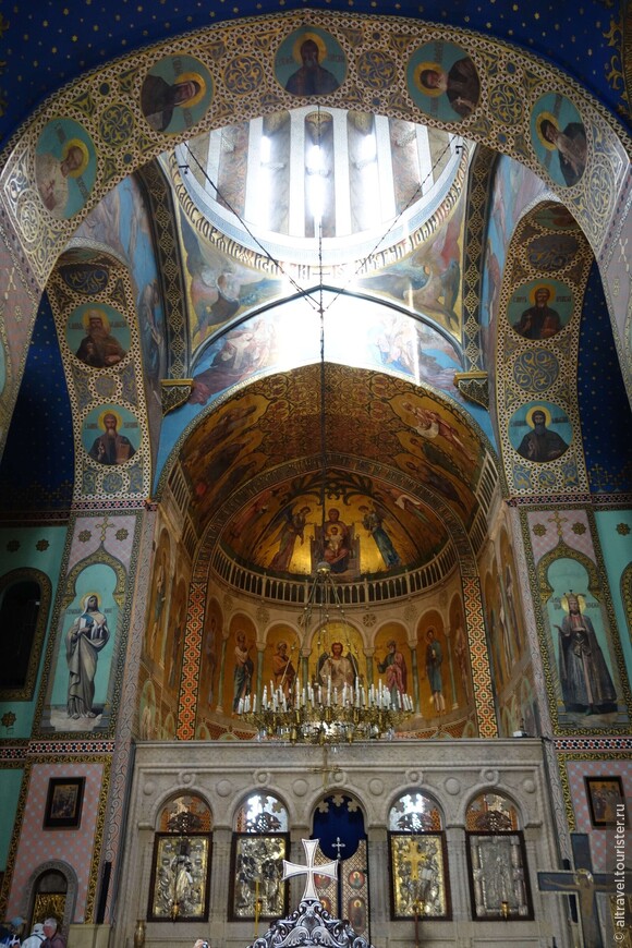 Фото 30. Росписи в алтарной части собора Сиони