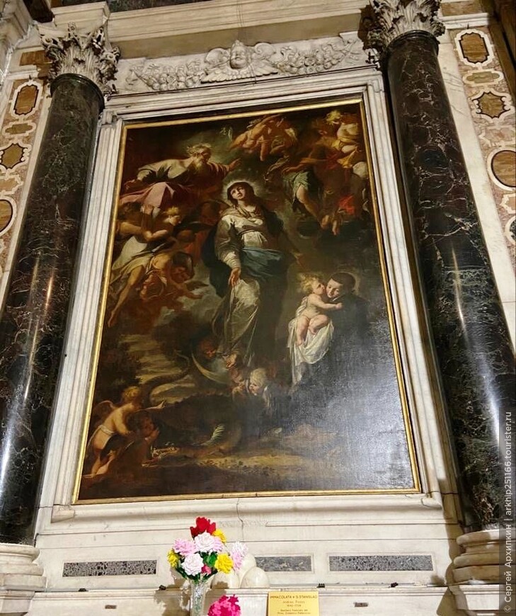 Церковь Иисуса и святых Андрея и Амброзия — шедевр барокко в центре Генуи