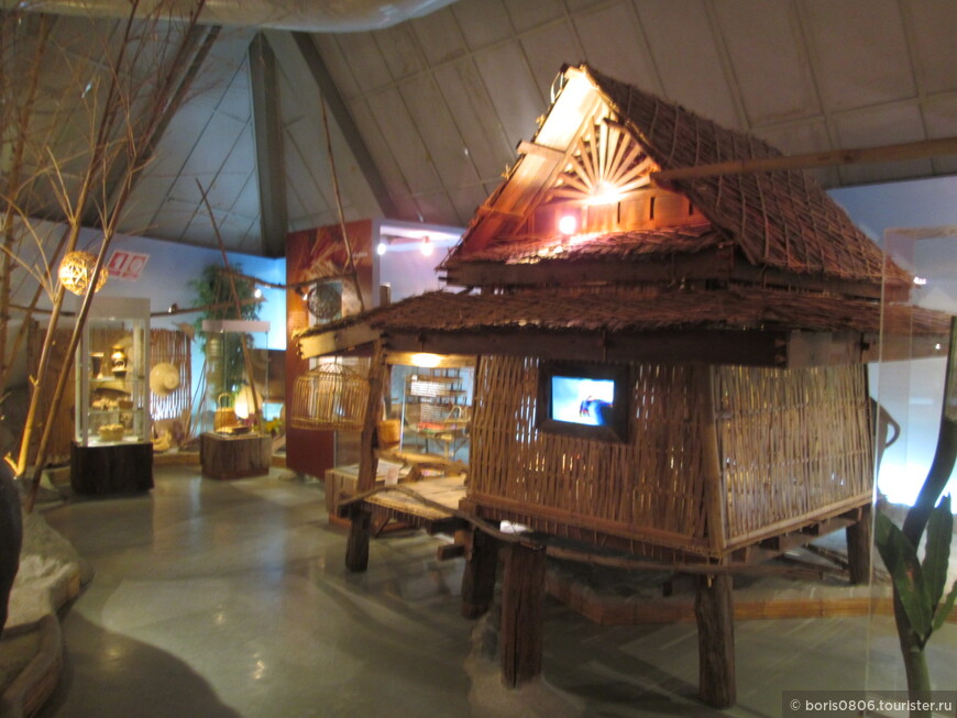 Интересный музей в нестандартном для Таиланда здании