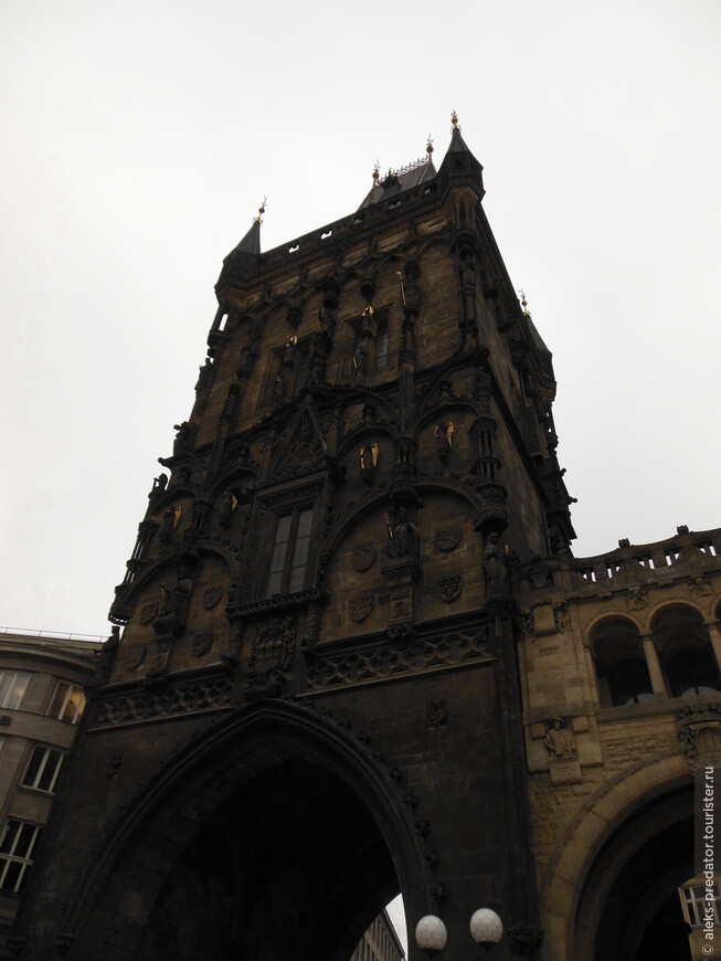 Высокая Пороховая башня в Праге