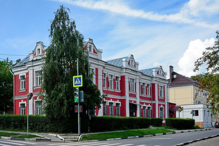 Дом купца М.А. Солодкова (пр. Революционный, 53)