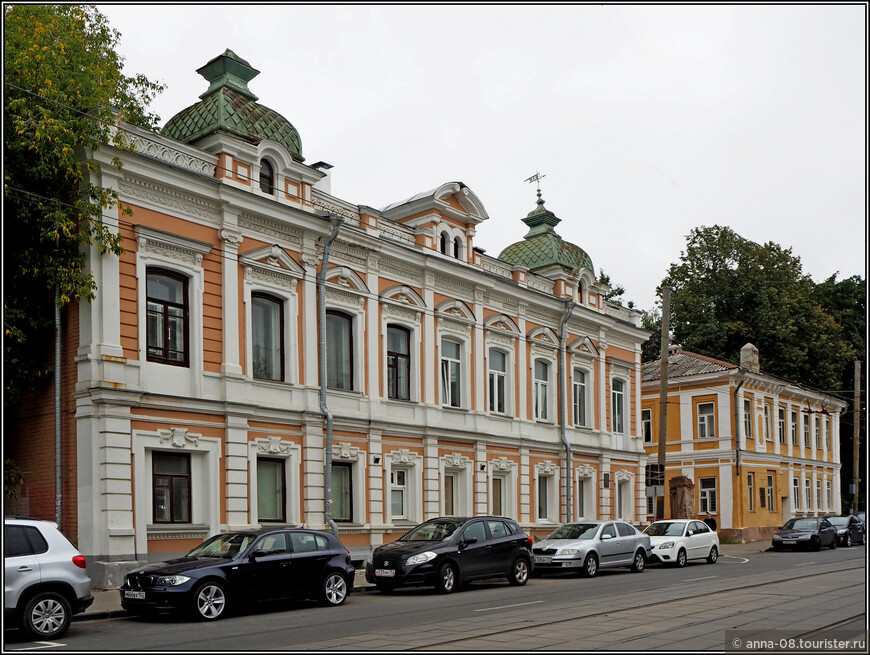 Главный дом усадьбы коллежского секретаря И.И. Рудинского - купца А.П. Сергеева. Построен в 1860-е гг., перестроен в 1905 г.