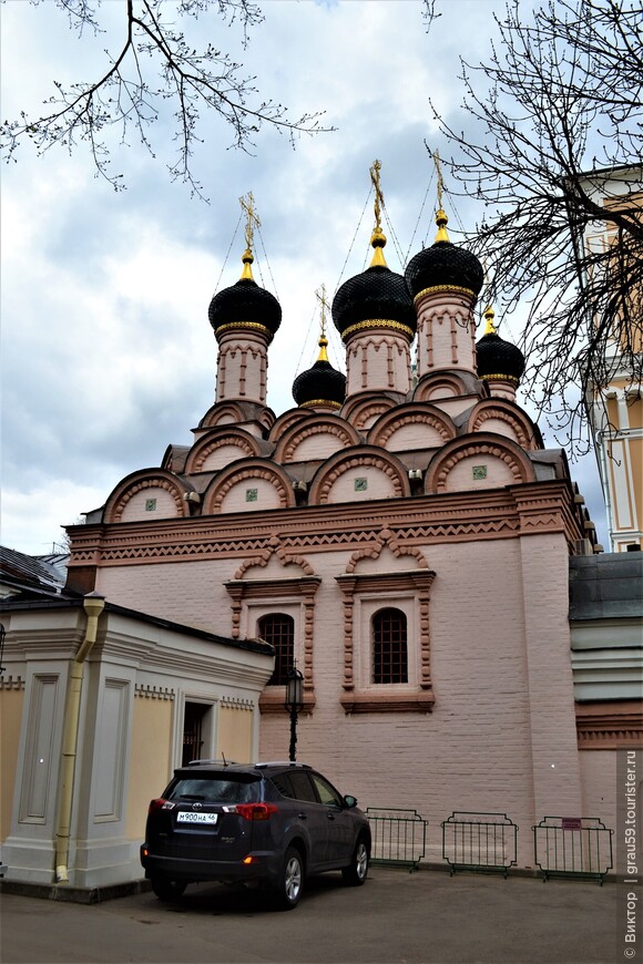 Невидимый из Кремля храм, хотя их разделяет только Москва-река