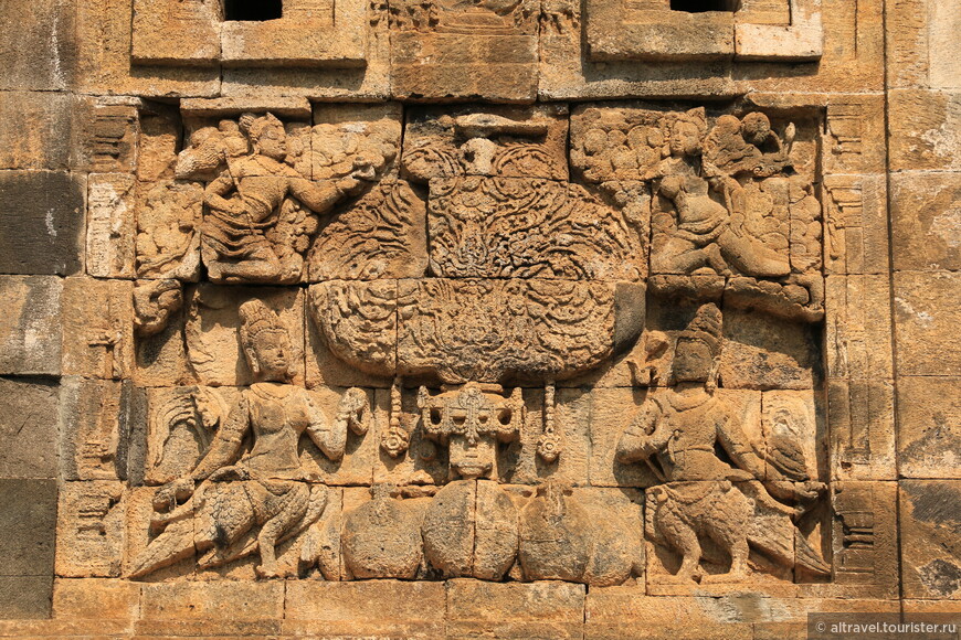 Фото 46. Каменные барельефы храма Павон (2)
