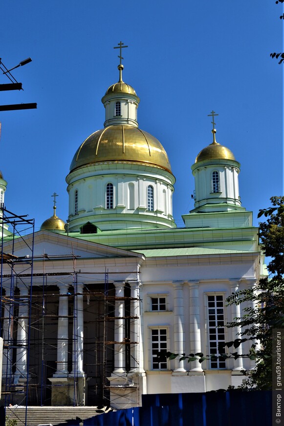 Прогулка вокруг Спасского кафедрального собора во времени и пространстве