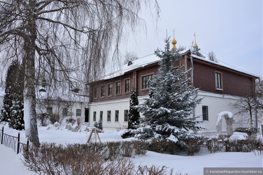 Владимир. Полумесяц на кресте