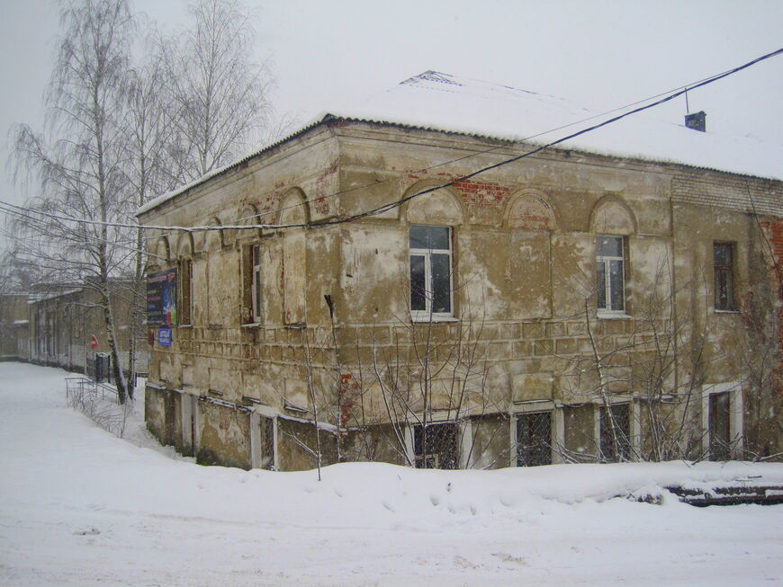 Каменное здание мануфактуры Баранова