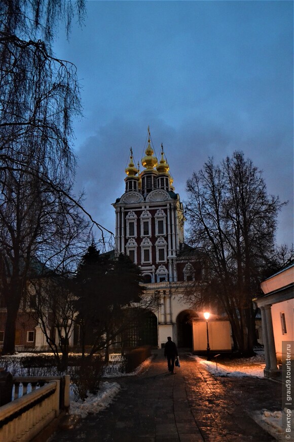 И дольше века длится день в Москве. Часть 1. Утро, начавшееся в монастыре и продолжившееся под знаком Эскулапа