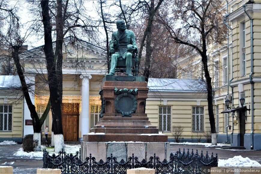 И дольше века длится день в Москве. Часть 1. Утро, начавшееся в монастыре и продолжившееся под знаком Эскулапа