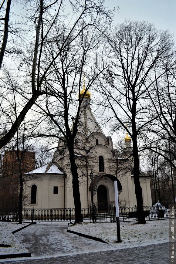 Церковь, дважды уничтоженная до основания, переезжавшая по Москве, но в третий раз восстановленная на прежнем месте