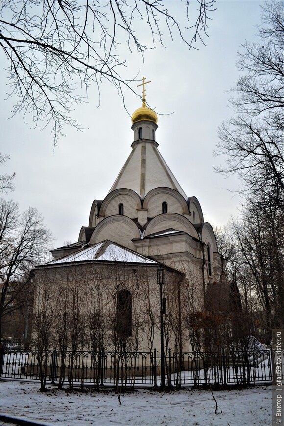 Церковь, дважды уничтоженная до основания, переезжавшая по Москве, но в третий раз восстановленная на прежнем месте