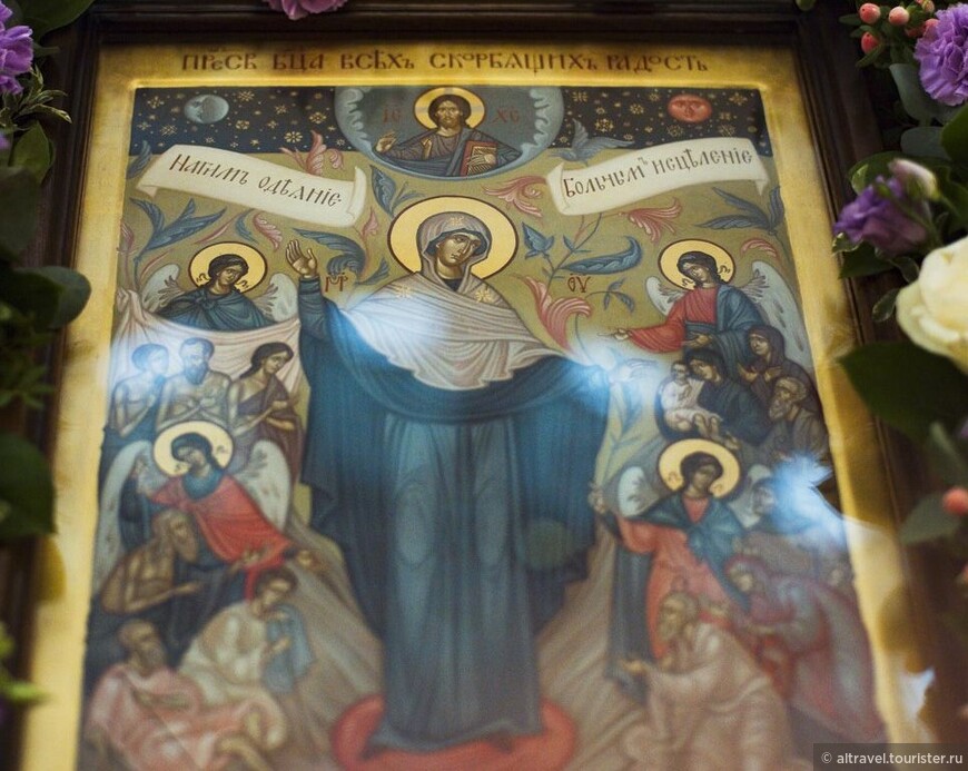 Фото 22. Икона «Пресвятая Богородица Всех Скорбящих Радость» - титульная икона собора