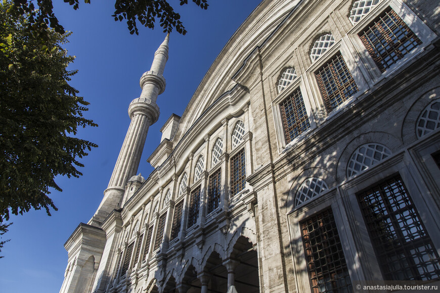 Свет небес и земли. Мечеть Нуросмание в Стамбуле