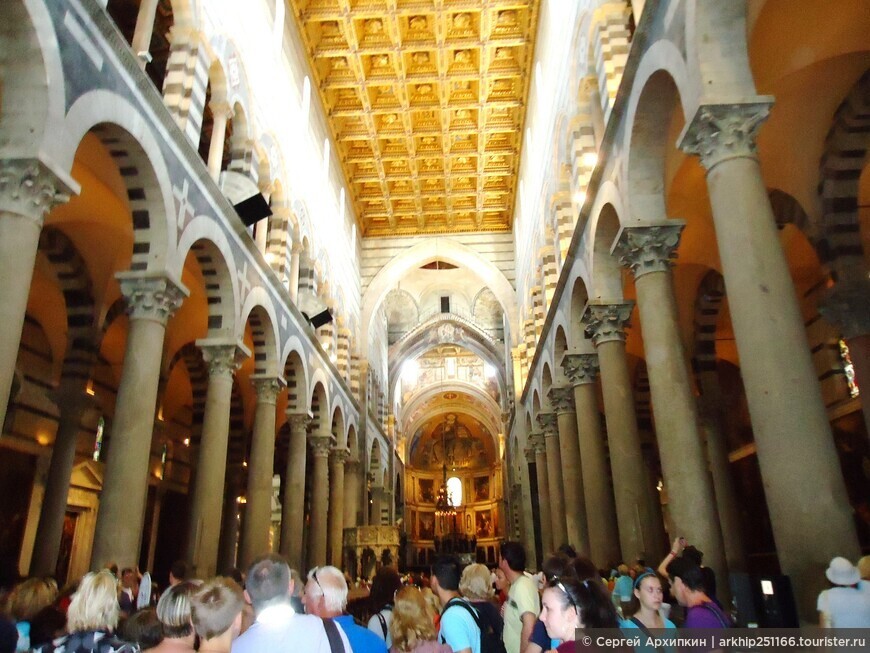 Кафедральный собор в Пизе — эталон средневекового зодчества Италии